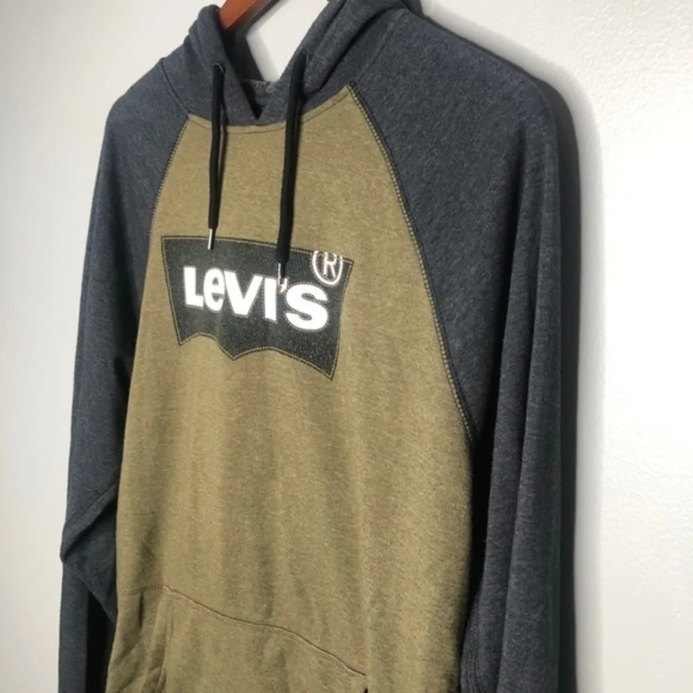 Levi’s olive green & gray hooded sweatshirt hoodie
